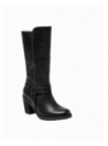 Cuero negro en bota de mujer, estilo equitación, sofisticada para días frescos y looks urbanos.