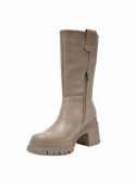 Bota alta de cuero taupe para mujer, estilo casual con taco bloque de 8.4 cm y punta cuadrada.