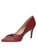 Zapato stiletto burdeo de cuero para mujer, con elegante lazo decorativo y detalles metálicos, ideal para eventos formales.