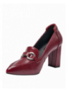Zapato de mujer burdeos en cuero, diseño elegante y sofisticado con tacón ancho y alto para comodidad y estabilidad.