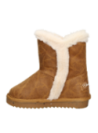 Bota camel infantil con botón lateral decorativo, ideal para días fríos, combinando funcionalidad y moda.