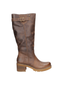 Bota casual de cuero café para mujer, ideal para combinar con jeans ajustados o leggings en un look versátil.