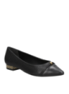 Zapato de cuero negro para mujer, adecuado para uso diario en la oficina o cenas formales, combinando comodidad y estilo.