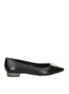 Calzado femenino de cuero negro, clásico y minimalista, perfecto para combinar con trajes formales.