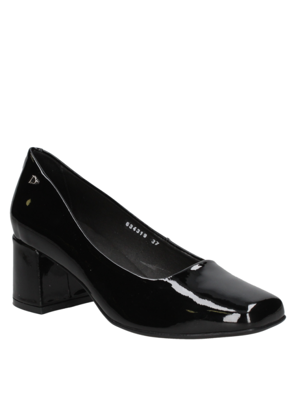 Zapato de cuero negro charol para mujer, diseño clásico y elegante con taco grueso, ideal para eventos formales.