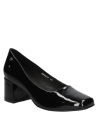 Elegante zapato negro de cuero charol para mujer, perfecto para eventos formales, con un taco grueso estable.