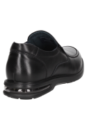 Zapato de cuero negro para hombre, altura de taco 3.5 cm y caña de 6.8 cm.