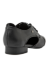 Zapato de cuero negro casual para mujer, resalta personalidad y estilo.