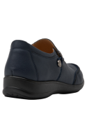 Mocasín azul de cuero para mujer, diseño clásico y minimalista, perfecto para jornadas largas y eventos semi-formales.