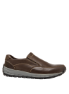 Calzado mocasín de cuero café para hombre, estilo casual, sin cordones, con detalles artesanales y suela ideal para caminar.