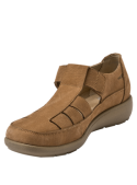 Zapato camel de cuero para mujer, combina estilo casual con materiales suaves y ligeros.