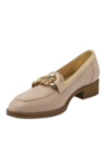 Zapato nude de cuero para mujer, perfecto para diversas ocasiones, con materiales suaves.