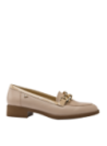 Zapato de cuero nude para mujer, ideal para uso diario, con caña de 6 cm y forro de poliuretano.