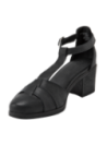 Zapato de mujer negro con diseño retro-moderno en cuero, adecuado para reuniones laborales o eventos sociales elegantes.