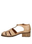 Sandalia de cuero camel estilo casual para mujer, perfecta para paseos al aire libre y eventos diurnos con comodidad.