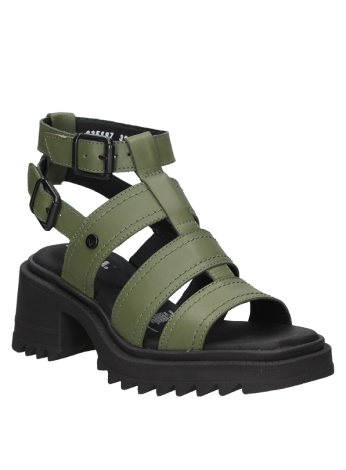 Calzado urbano de cuero verde para mujer, con cierre de hebillas y suela dentada, perfecto para fines de semana.