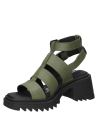 Sandalia verde de cuero para mujer con correas horizontales y hebillas dobles, ideal para estilos casuales y urbanos.