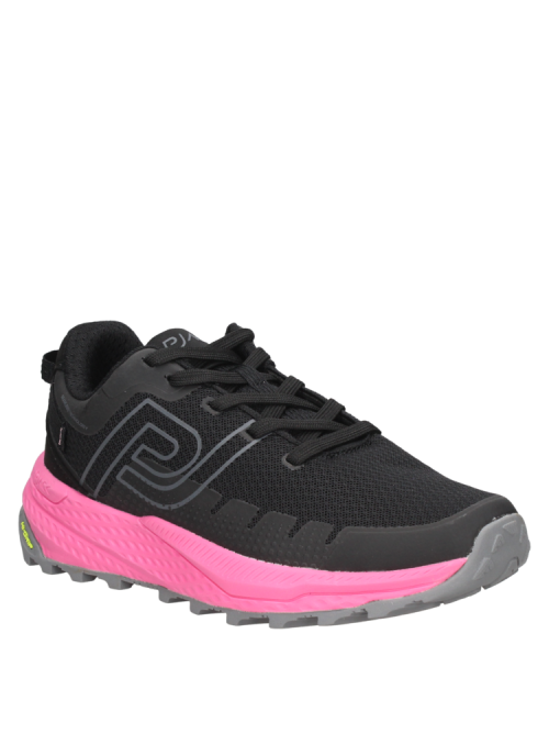 zapatilla magenta de trail running para mujer, adecuada para deporte, gimnasio o salidas casuales, resistente y versátil.