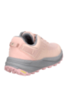 Zapatilla rosada de mujer, ideal para gimnasio o caminatas urbanas, con diseño dinámico y funcional.