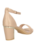 Sandalia estilo minimalista chic, detalles decorativos que añaden glamour, adecuada para fiestas o eventos sociales formales.