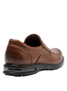 Zapato café de cuero para hombre, estilo casual con diseño anatómico y horma amplia.
