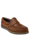 Zapato casual mocasín en cuero café, perfecto para reuniones informales y eventos sociales urbanos.