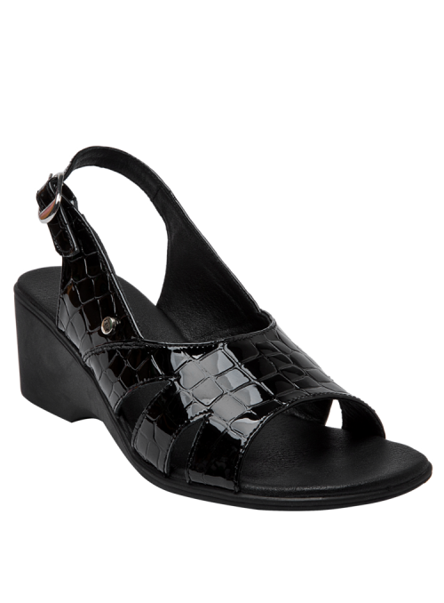 Sandalia de cuero negro con abertura delantera que permite frescura, perfecta para un día casual o reuniones informales.