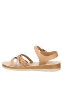 Calzado casual de mujer, sandalia beige con tiras asimétricas, una trenzada, suela plana y hebilla ajustable.