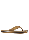 Calzado camel casual de hombre, textil y cuero, adecuado para actividades al aire libre.