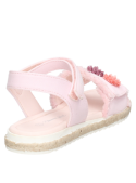 Sandalia bohemia rosada para niña, con diseño fresco y veraniego, adecuada para combinar con vestidos y faldas ligeras.