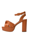 Sandalia de cuero narajo con estilo sofisticado y atrevido, adecuada para cenas, fiestas y salidas nocturnas.
