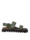 Sandalia verde casual de cuero para mujer con correas cruzadas y costura visible, ideal para paseos al aire libre.