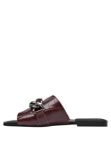 Sandalia Zappa burdeos de cuero, diseño vanguardista y cómodo.