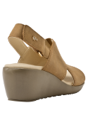 Sandalia camel de cuero para mujer, combinando resistencia y ligereza con forro de steam pu suave.