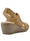 Sandalia camel de cuero para mujer, combinando resistencia y ligereza con forro de steam pu suave.