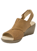 Sandalia de mujer camel de cuero con taco cuña de 6.4 cm y punta redonda, ideal para el verano.