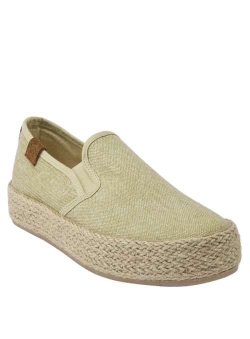 Zapato tipo alpargata beige, cómodo y estilizado, con suela trenzada que complementa un look relajado.