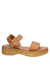 Sandalia camel de cuero para mujer, estilo casual, adecuada para eventos que requieren elegancia y comodidad.