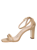 Sandalia beige de cuero para mujer con diseño casual y minimalista, ideal para eventos formales y uso diario elegante.