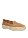 Alpargata casual de mujer, color camel, cuero, suela de yute trenzado con toque artesanal.