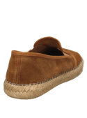Alpargata masculina café de cuero gamuzado, perfecta para ocasiones informales y semi-formales con suela rústica.