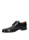 Calzado de cuero negro para hombre, estilo derby clásico, perfecto para combinar con traje en ocasiones formales.