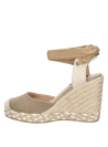 Alpargata boho-chic beige de mujer con plataforma de yute trenzado, perfecta para ocasiones informales al aire libre.