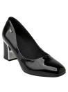 Elegante zapato de mujer en cuero negro charol, ideal para oficina y eventos formales, con diseño minimalista.