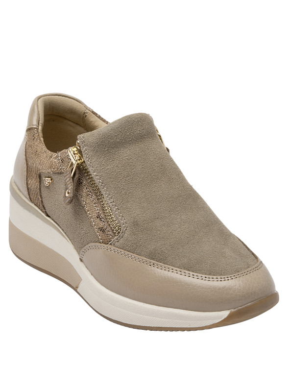 Zapatilla Mujer J058 16 HRS beige