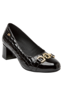 Calzado de tacón medio en cuero negro, con adorno metálico tipo cadena que añade exclusividad y moda.