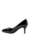 Zapato de charol negro para mujer, punta cerrada y alargada, añade sofisticación a conjuntos formales o casual-chic.