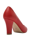 Zapato stiletto rojo de mujer, diseño elegante y simple en cuero, con punta afilada y tacón alto para un estilo refinado.