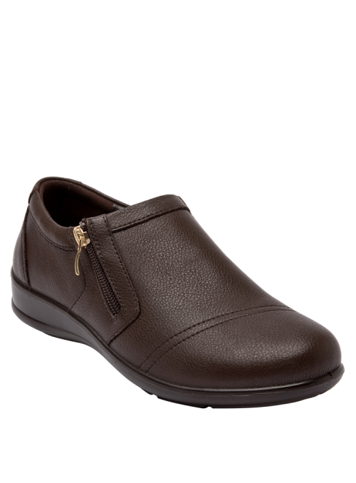 Zapato casual de cuero marrón, diseño robusto y duradero, ideal para eventos sociales con un look relajado.