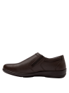 Zapato marrón de cuero granuloso, cierre lateral práctico, perfecto para combinar con jeans ajustados o faldas.